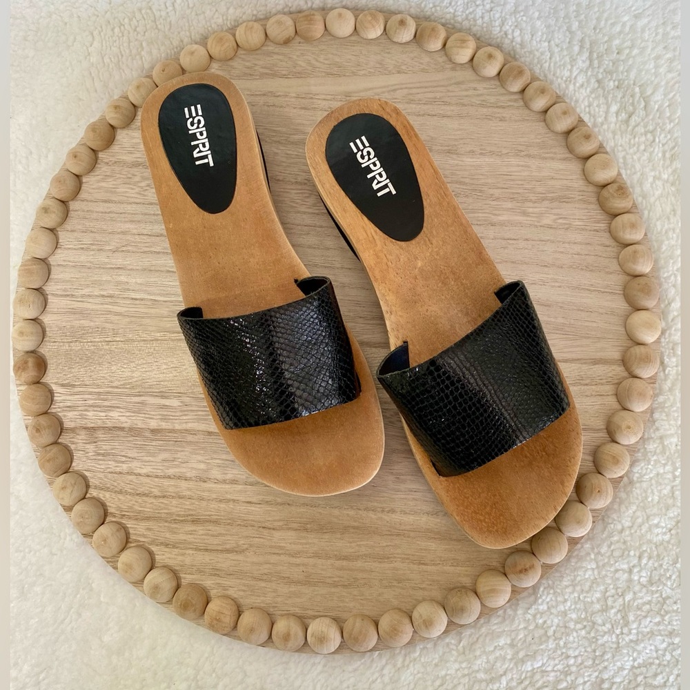 ESPRIT - KIKI - Vintage - 8.5 U.S. - Black Faux Snake Wood Mules